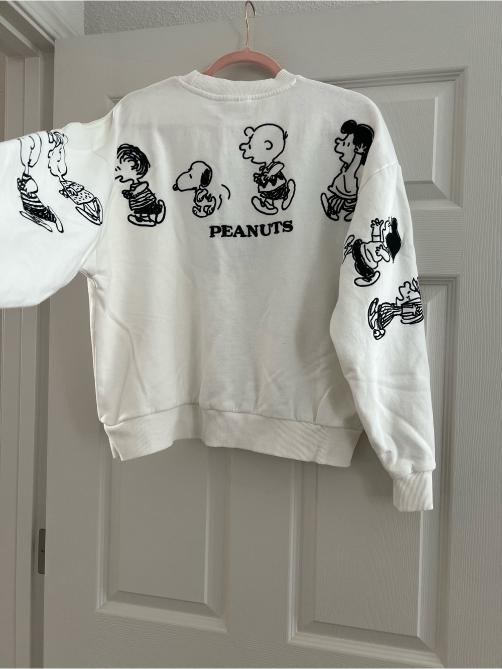 Peanuts White Crewneck Sweatshirt with Red Doghouse & Snoopy Graphics - Picture 4 of 4